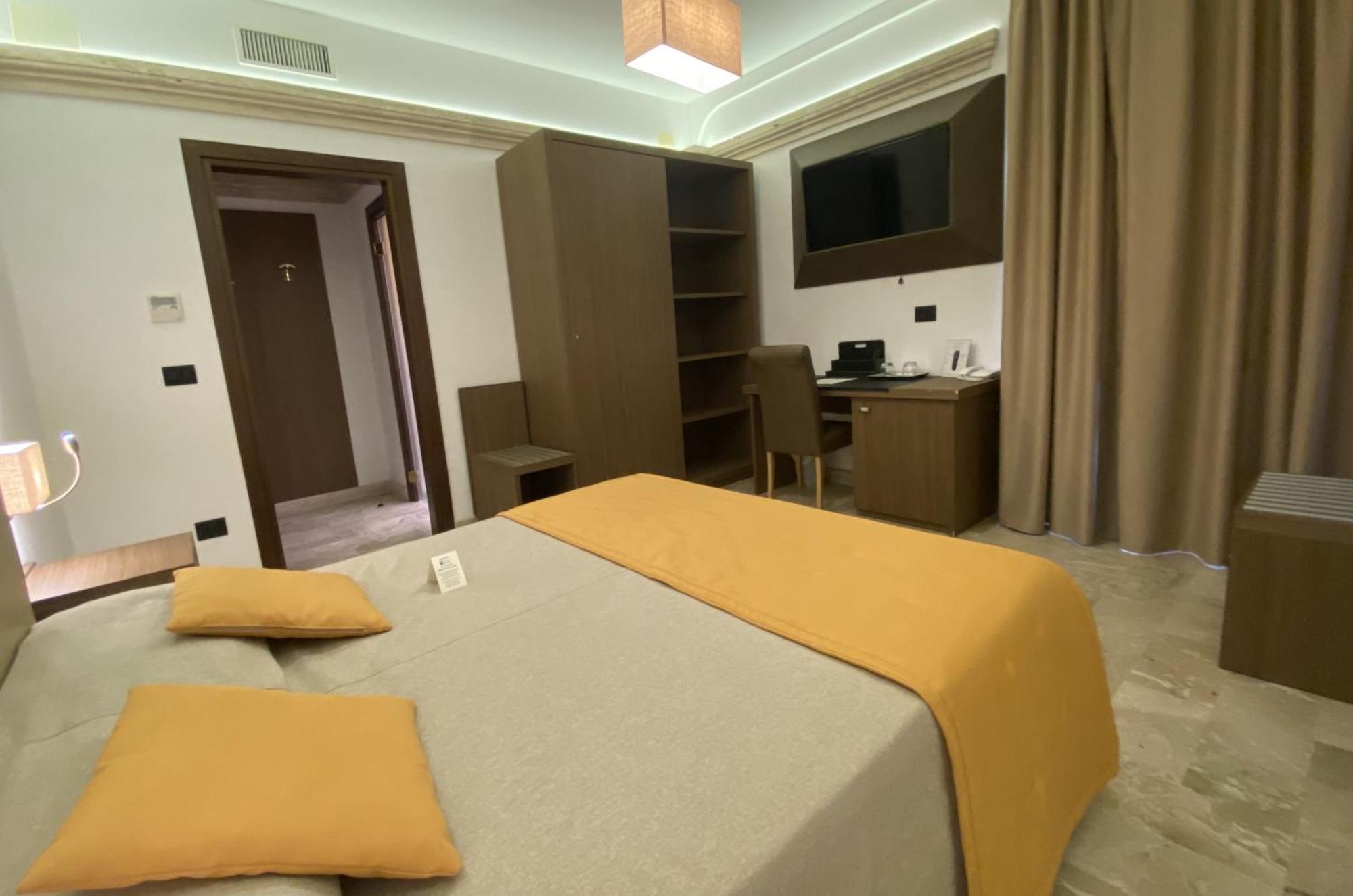 Bhb Hotel Manduria Bilik gambar